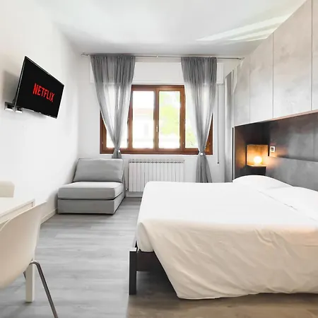 Pietramellara Apartment, Center, Station, Fiera Апартаменты *